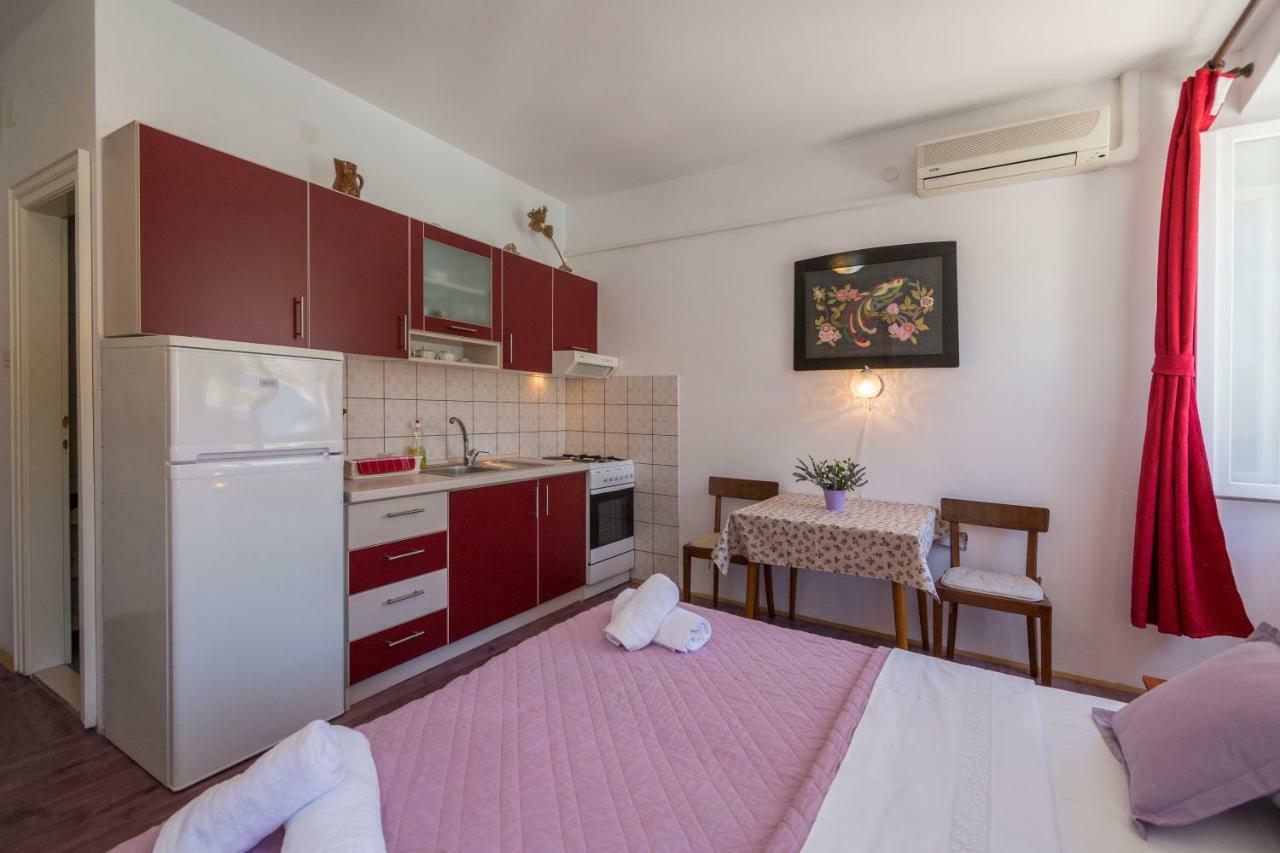 Apartment Riva 5 Komiza Exterior photo